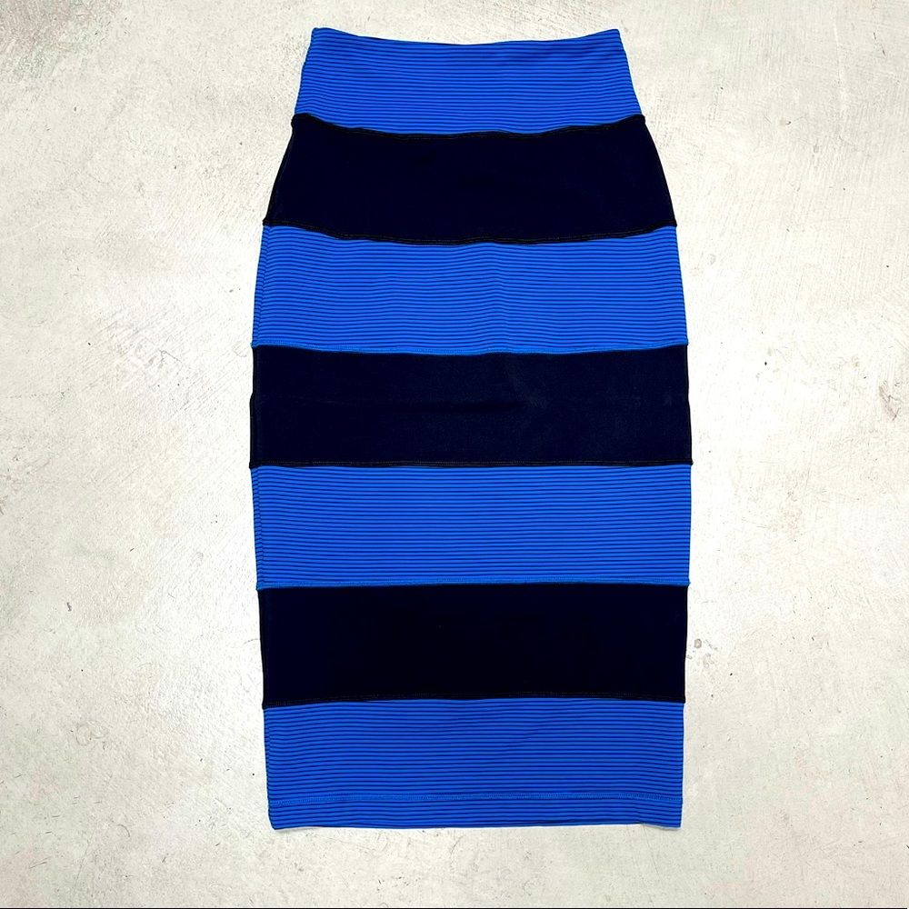 Lululemon high waisted pencil striped skirt